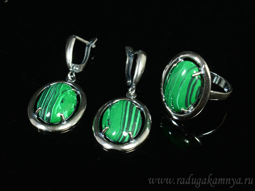 Кольцо Серьги с малахитом имитация размер 18