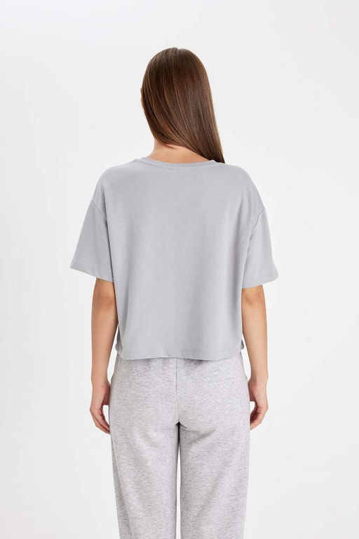 Женская серая базовая однотонная футболка с круглым вырезом и короткими рукавами Relax Fit - Defacto фото 6