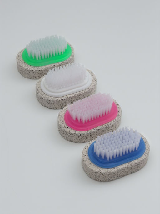 Цена за 2 шт. Пемза для педикюра, с щёткой, 6.5 см, в коробке, МИКС