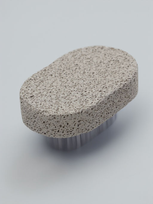 Цена за 2 шт. Пемза для педикюра, с щёткой, 6.5 см, в коробке, МИКС