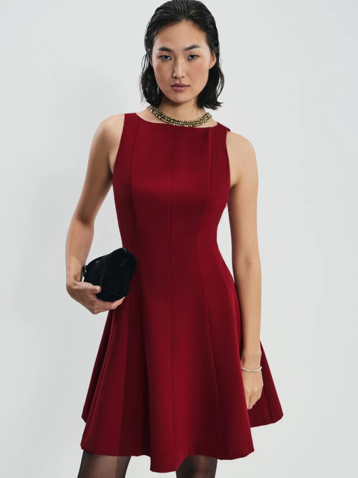 Платье мини приталенного силуэта / Zarina