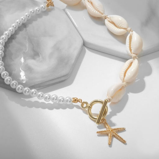 Чокер «Морская звезда», белый в золоте, 42 см