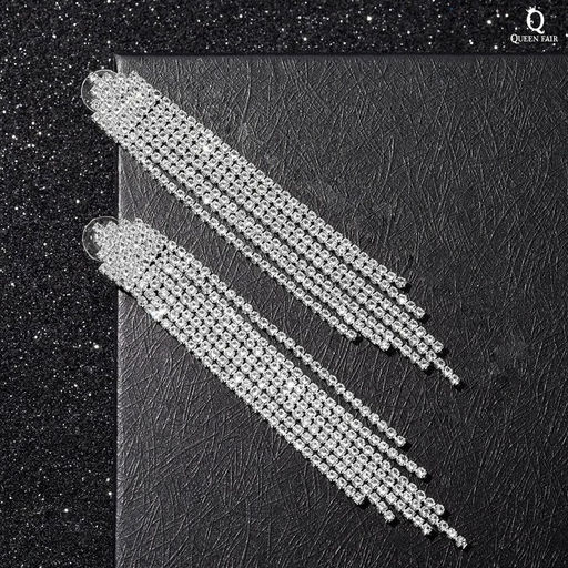 Серьги висячие со стразами Водопад мини треугольник, белые в серебре, 8 см - Qf фото 2