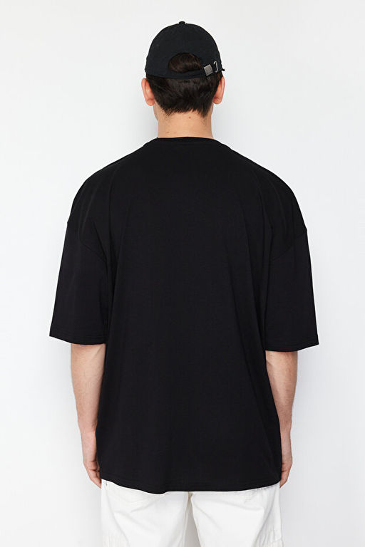 Siyah Oversize/Geni_ Kesim K_sa Kol Manzara Nak__l_ %100 T-Shirt TMNSS23TS00243 - Trendyolmilla фото 2