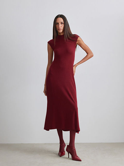 Dik Yaka Belden Oturtmal? Elbise