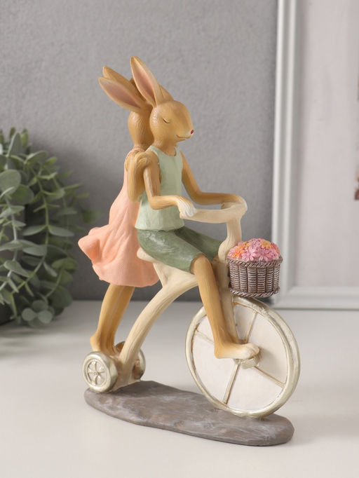 Фигурка полистоун «Романтика. Кролики: катание на велосипеде», 16×6.5×22.5 см