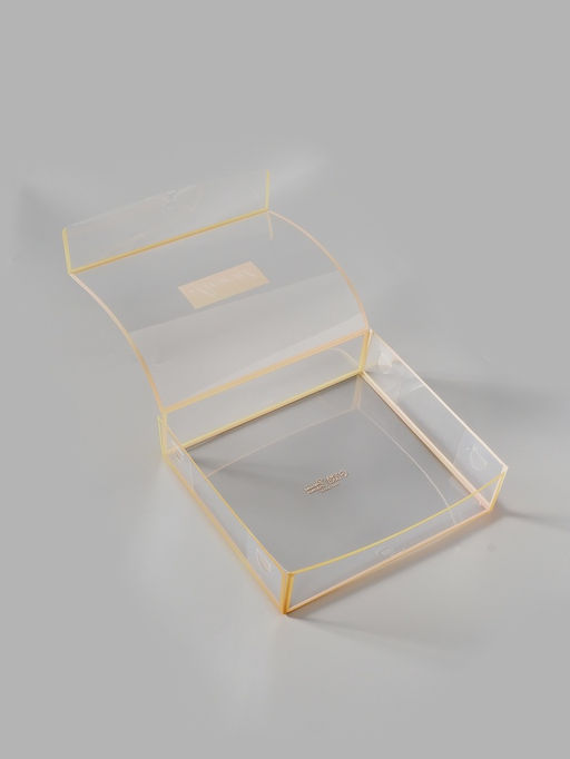 Подарочная коробка с тишью и гирляндой Present, 20 х 18 х 5 см