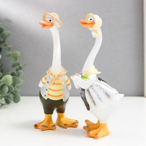 Набор фигурок полистоун «Гусь с гусыней», 2 шт., 16.5×7.5×6 см