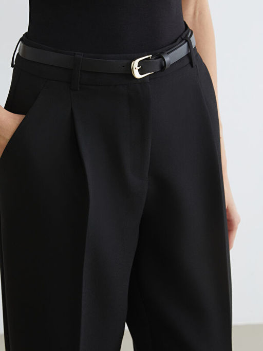 Beli Kemerli Pileli Kad?n Cigarette Pantolon