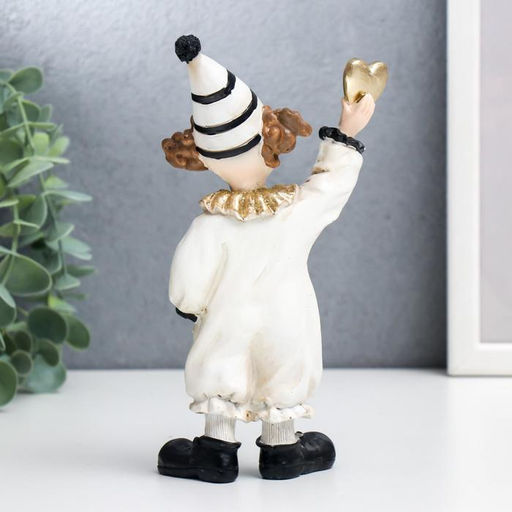 Фигурка полистоун «Клоун с сердцем в руке», чёрно-белый с золотом, 17.5×4.5×9.5 см