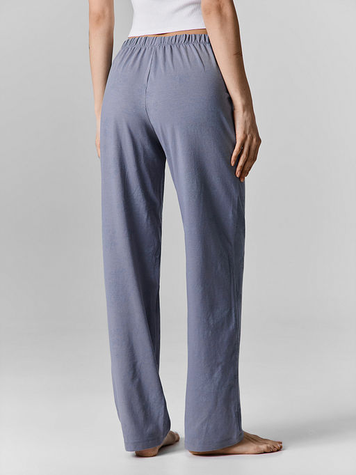 Брюки домашние женские с цветочным принтом.