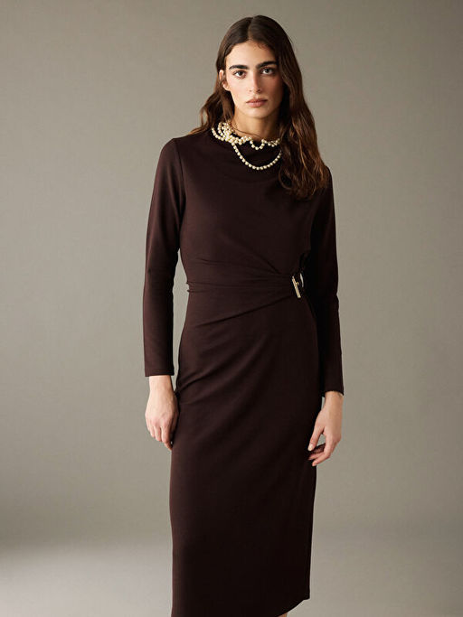 D?k?ml? Yaka B?zg?l? Krep Elbise