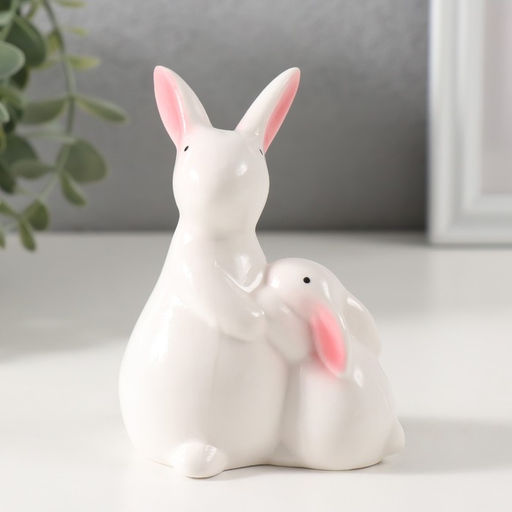 Фигурка керамика «Заюшка с зайчиком беленькие», 5.3×8×10 см