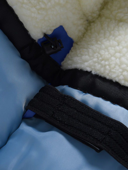 Парка зимняя подростковая для девочки с капюшоном и мехом василькового цвета 9534Vs - Valianly фото 18