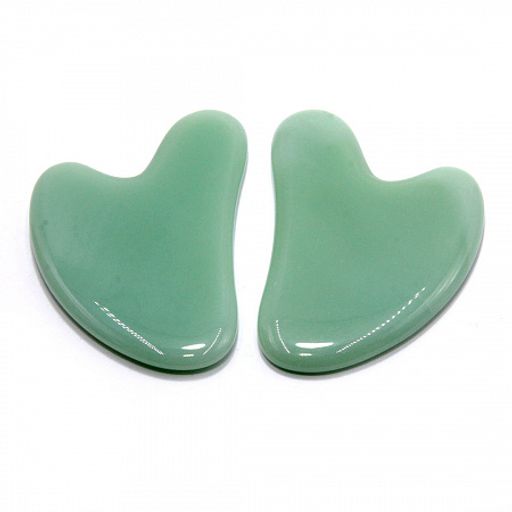 Скребок гуаша Нефрит светлый борется с возрастными изменениями кожи и повышает ее упругость