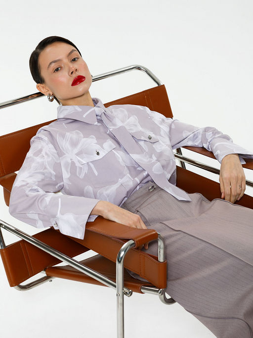 Блузка с галстуком