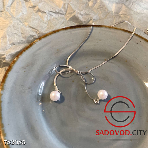 Женская цепочка с кулоном