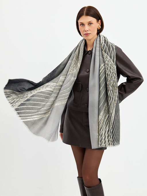 Большой, мягкий, тонкий и очень нежный двусторонний палантин с рисунком