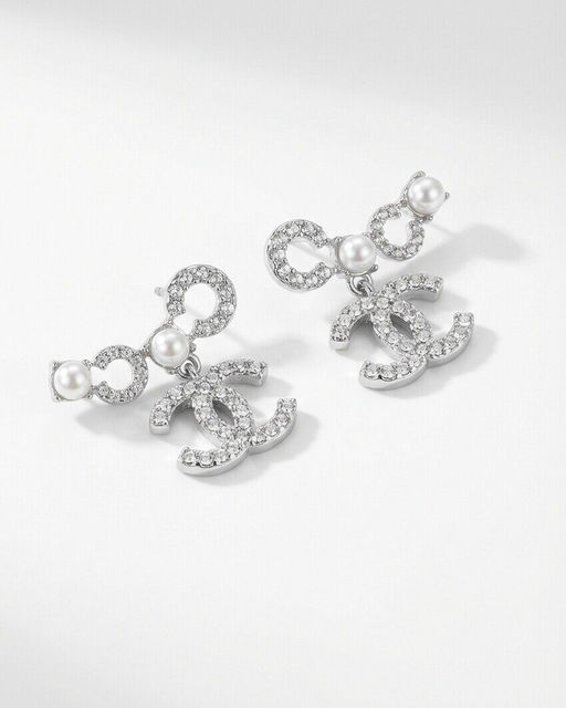 Стильные серьги