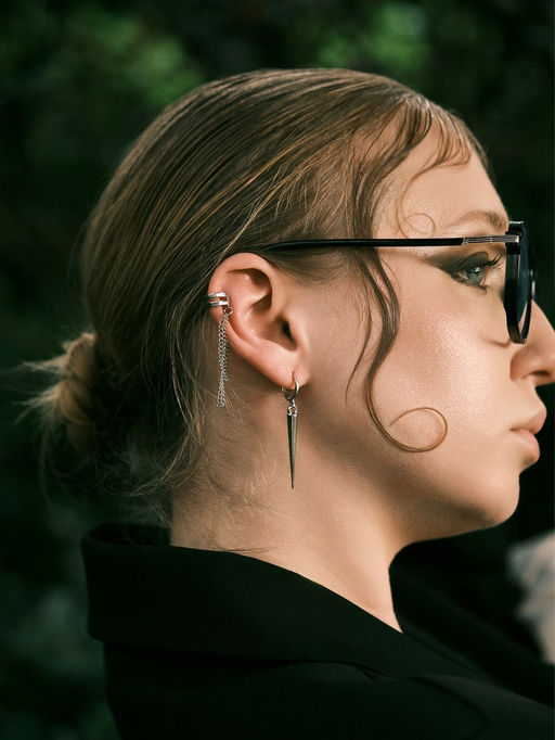 Цена за 2 шт. Серьга «Кафф» две полоски с цепочками, цвет серебро