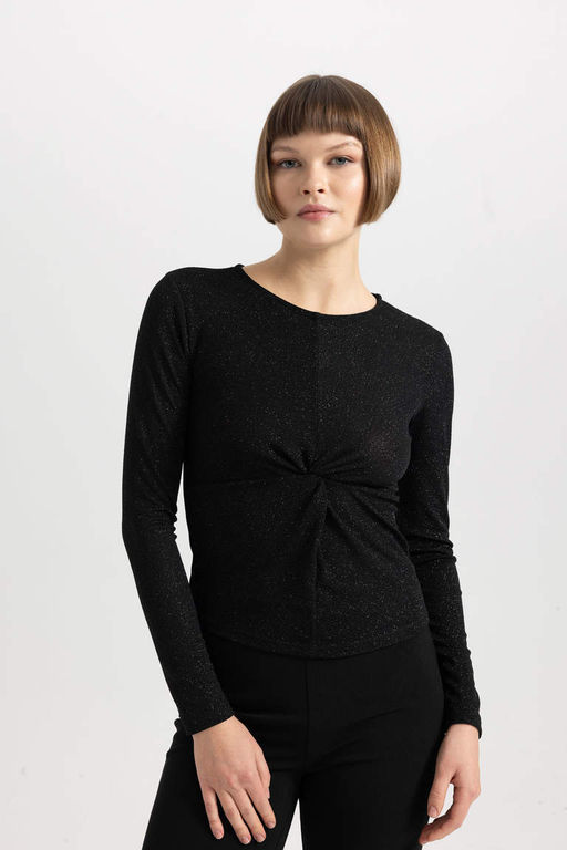 Облегающая футболка с круглым вырезом и длинными рукавами