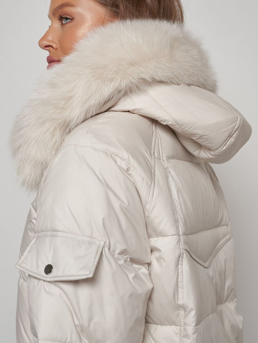 Куртка зимняя женская модная с мехом бежевого цвета 13301B - Visdeer фото 17