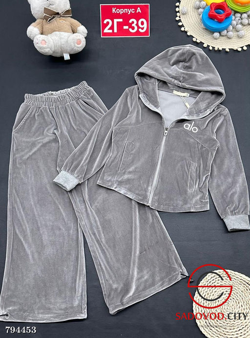 Костюм бархатный для девочка