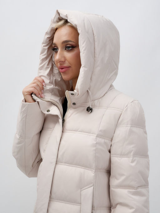 Пальто утепленное стеганное зимнее с капюшоном женское бежевого цвета 9627B - Mtforce фото 7
