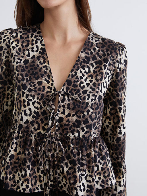 V Yaka Leopar Desenli Bluz