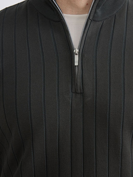 Dik Yaka Triko Erkek Kazak