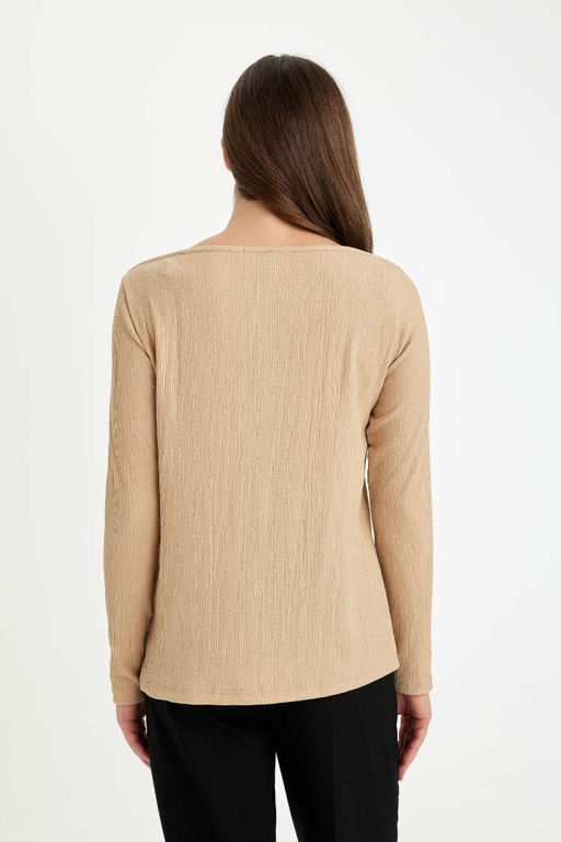 Женская футболка стандартного кроя с вырезом лодочка и запахом, длинными рукавами - Defacto фото 6