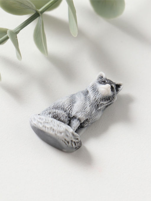 Магнит "Лисичка сидит" (барельеф), 3,5см