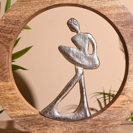 Сувенир интерьерный в деревянном кольце «Балерина», 30×8×33 см