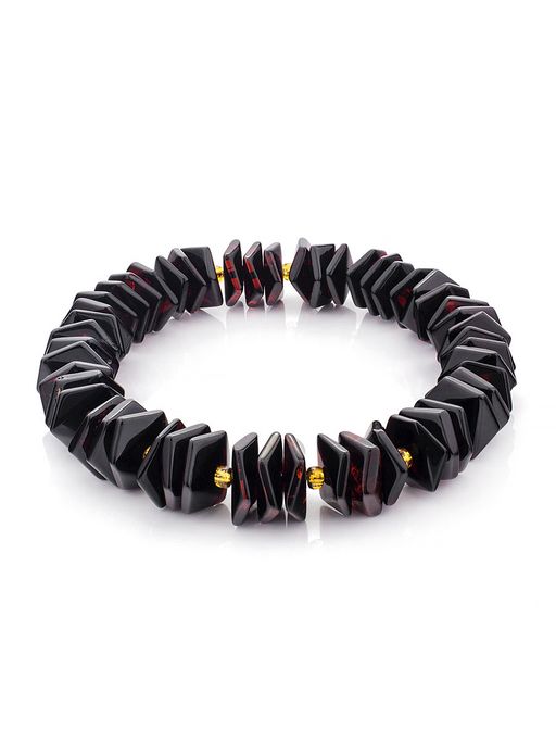 Яркий оригинальный браслет Шайба граненая из янтаря тёмно-вишнёвого цвета