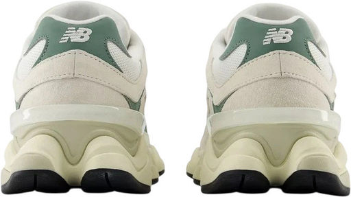 Кроссовки взрослые