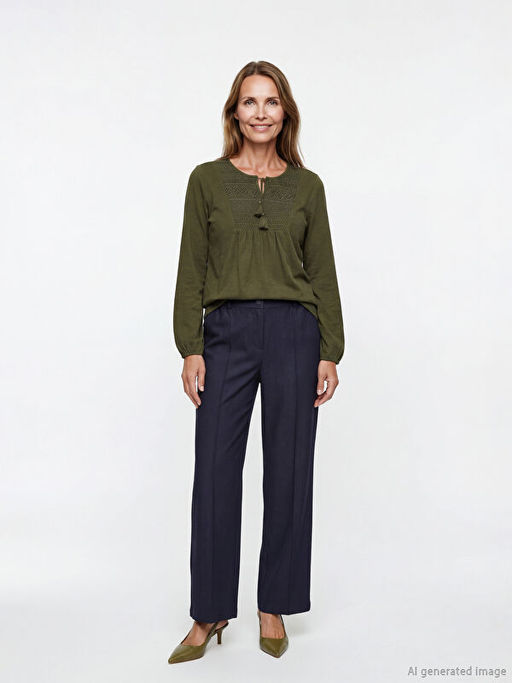 Ba?lamal? Yaka Nak??l? Bluz