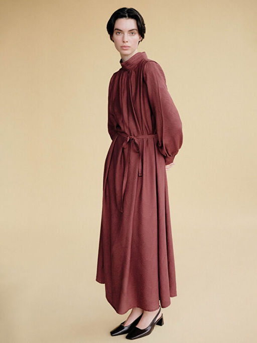 Dik Yaka Ku?akl? Oversize B?zg?l? Elbise