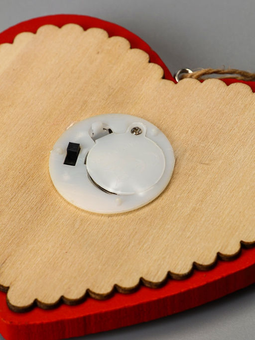 Ёлочная игрушка «Красное сердце со снеговиком», 11.5х10.5х1.5 см, от батареек, свечение тёплое белое