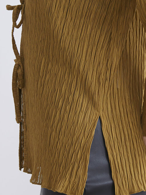 V Yaka Dokulu Kad?n H?rka