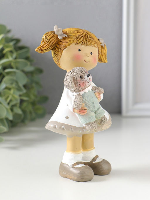 Фигурка полистоун «Девочка с хвостиками в белом платье в горох, с щенком», 8.5×5.5×13 см