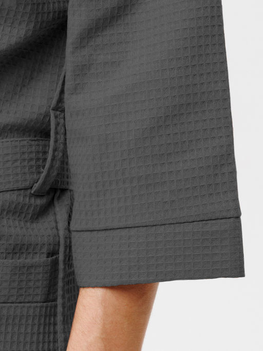 Мужской укороченный вафельный халат с планкой темно-серый В-05 (32)