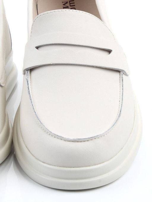 03-M37-11 MILK Лоферы женские (натуральная кожа)