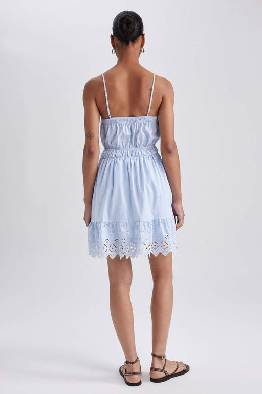 Мини-платье с квадратным вырезом и полосатым ремешком с вышивкой - Defacto фото 10