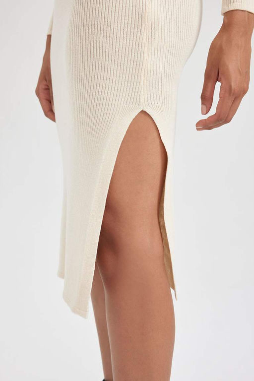 Приталенное платье миди в рубчик с квадратным вырезом и длинными рукавами и разрезом - Defacto фото 10