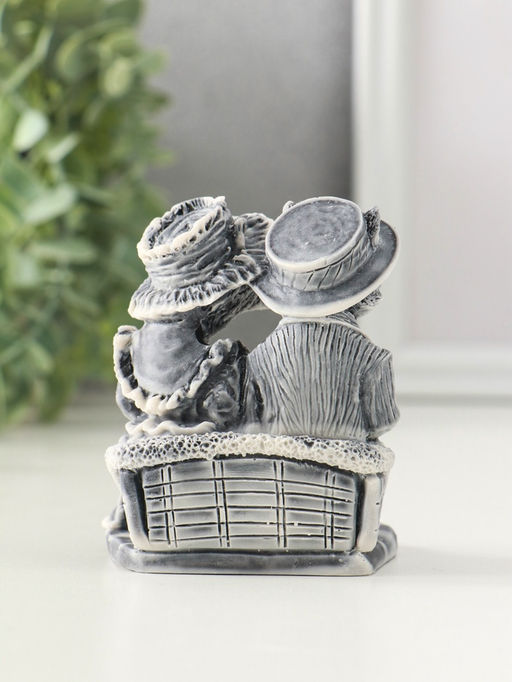 Фигурка Лисы - Пара на диване, 8.3 см