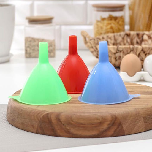 Цена за 3 шт. Набор воронок, 3 шт., 9×8 см, 8×7 см, 6.5×6.5 см, красный