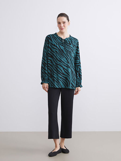 Ba?lamal? Yaka Desenli Bluz