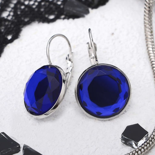 Серьги со стразами «Яркая классика» в обрамлении, цвет тёмно-синий в серебре, d=1.6 см