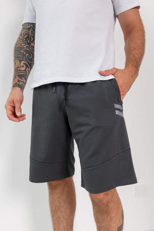 Спортивные шорты