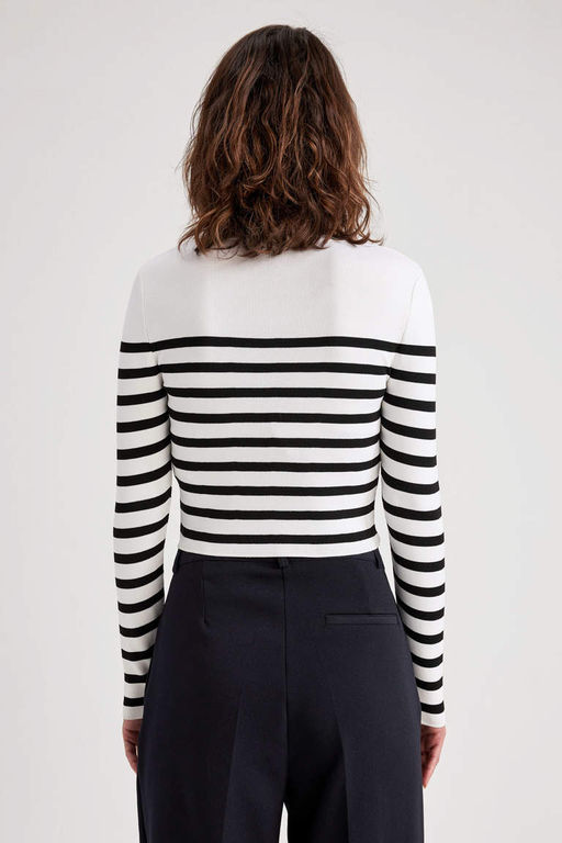 Укороченный свитер в полоску приталенного кроя с круглым вырезом - Defacto фото 10